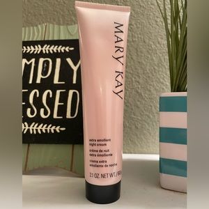 Mary Kay extra emollient night cream